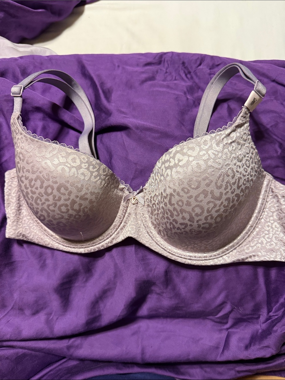 Victoria's Secret - Body by Victoria Demi Bra   Size 36C